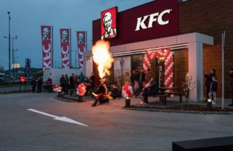 Otevírání pobočky KFC